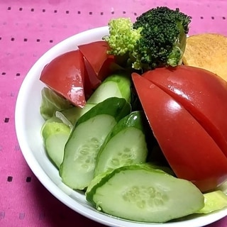 野菜とフルーツサラダ